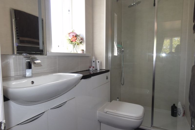 En-Suite- click for photo gallery